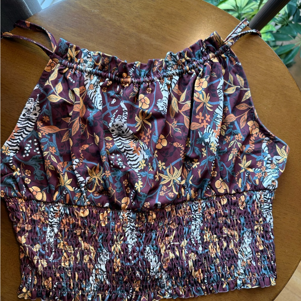 UO popular tank top